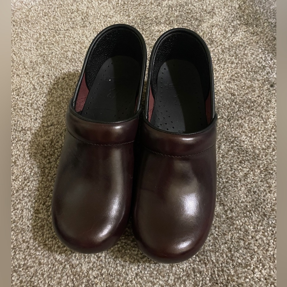 Dansko size 38 never worn clogs